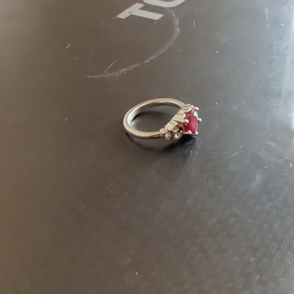 Ring - Picture 3 of 4